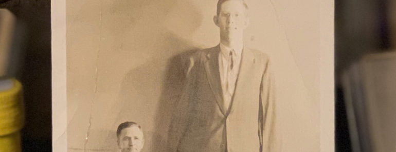 Robert Wadlow. Marc Hartzman Collection.