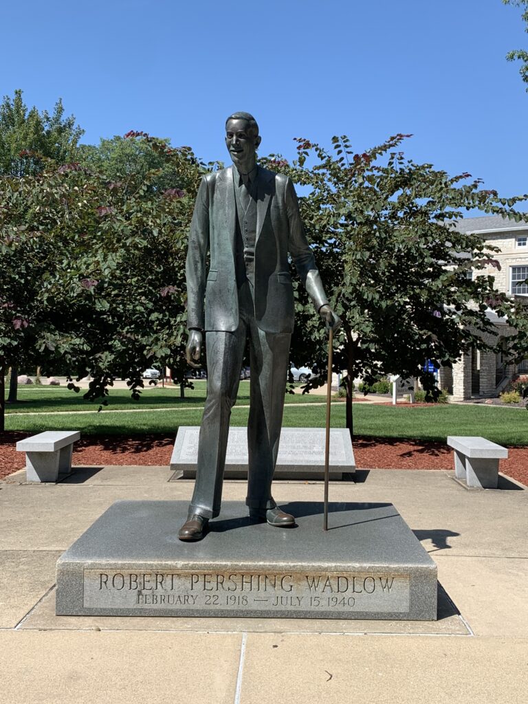 Wadlow statue